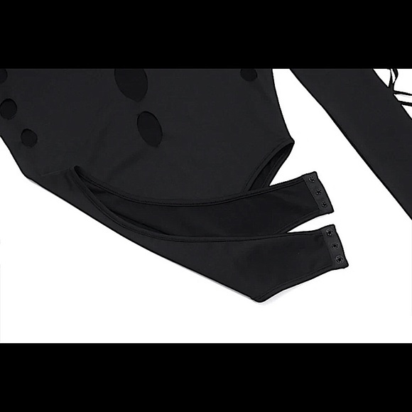 Black hollow out long sleeve bodysuit - Picture 10 of 14
